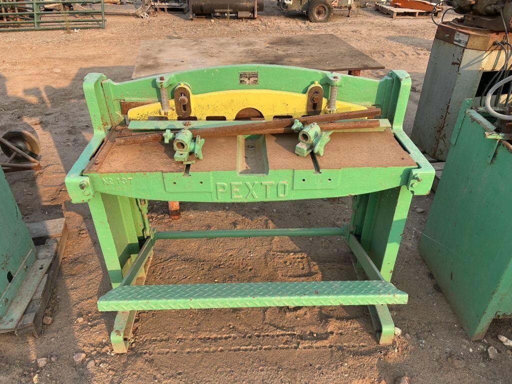 Metal workbench with vises